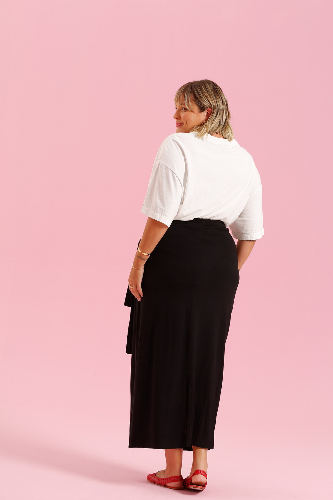 SAIA PRETO SAIA PRETO