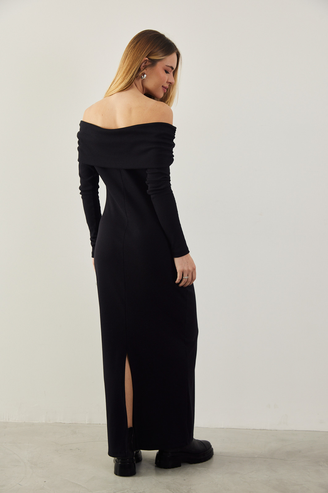 VESTIDO MIDI MORGANA PRETO VESTIDO MIDI MORGANA PRETO