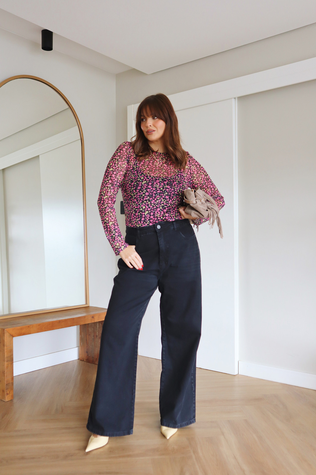 BLUSA DE TULE COM REGATA FLORAL FLORAL FUNDO PRETO