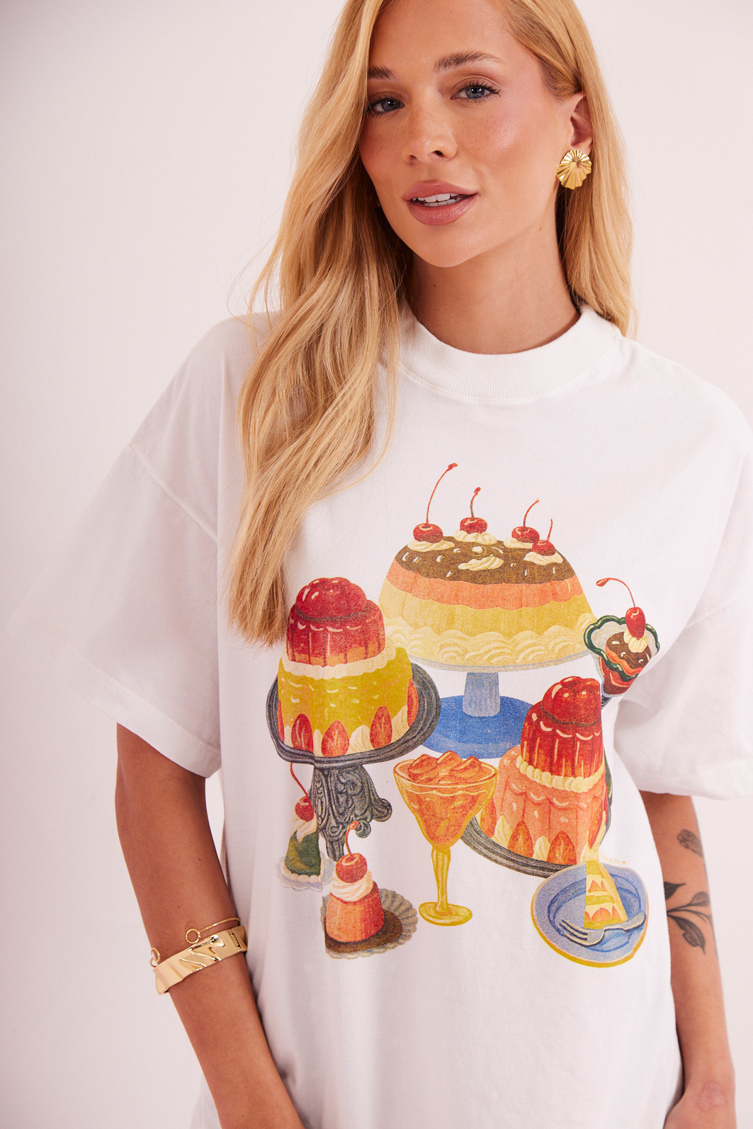 T-SHIRT OVER CAKE BRANCO ACUCAR T-SHIRT OVER CAKE BRANCO ACUCAR