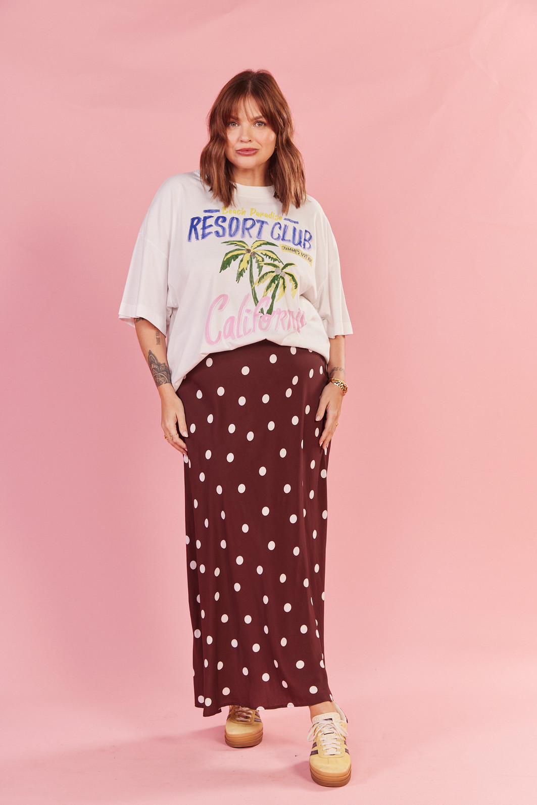 T-SHIRT OVER RESORT CLUB BRANCO ACUCAR T-SHIRT OVER RESORT CLUB BRANCO ACUCAR