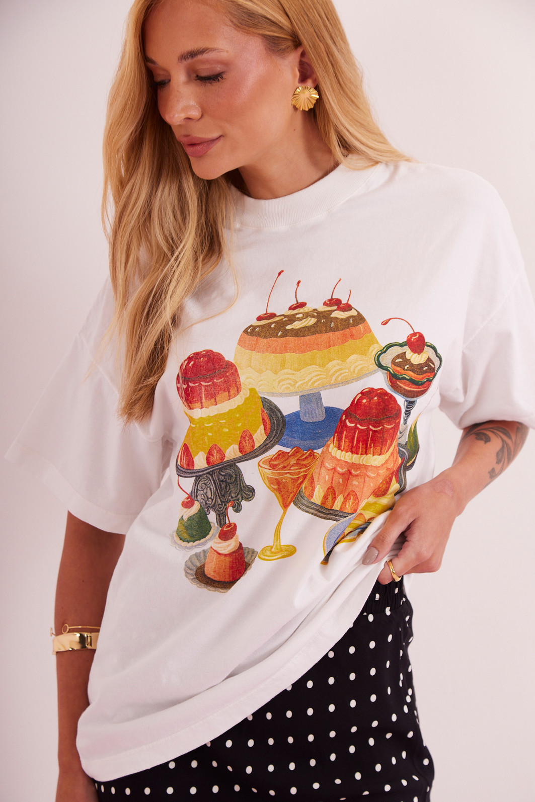 T-SHIRT OVER CAKE BRANCO ACUCAR T-SHIRT OVER CAKE BRANCO ACUCAR