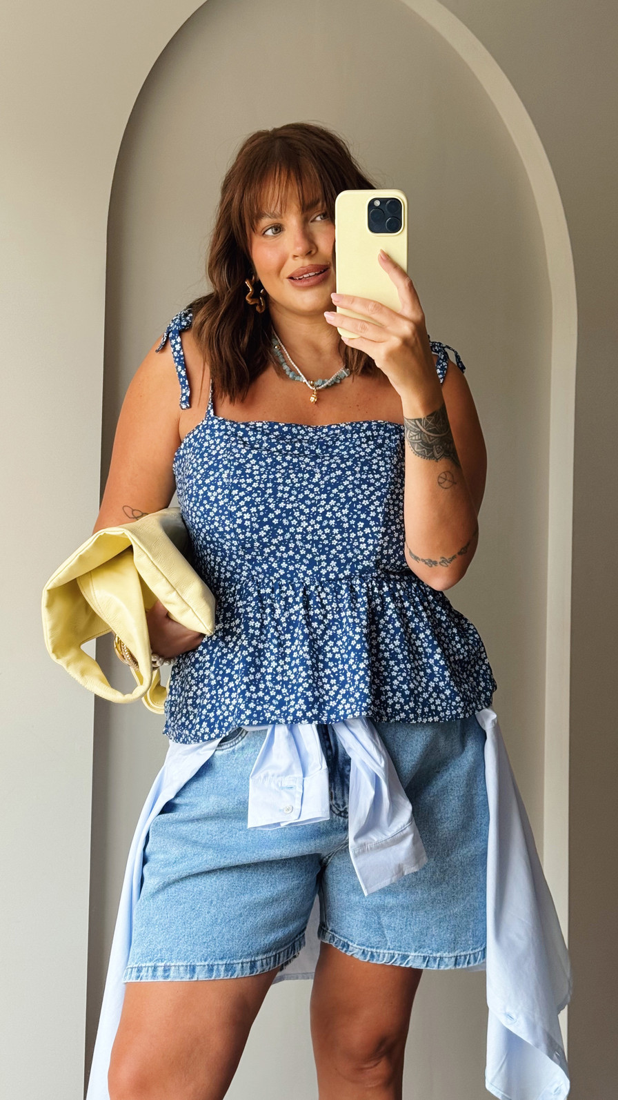 BLUSA ALÇA ANA FLORAL FUNDO AZUL