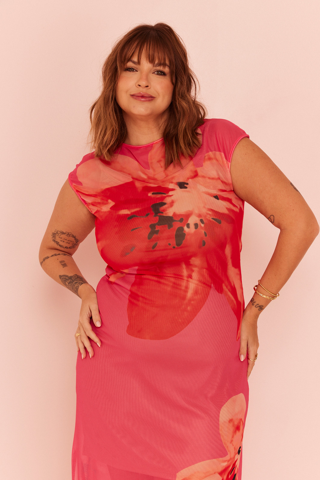 VESTIDO BARBARA FLORAL FUNDO ROSA VESTIDO BARBARA FLORAL FUNDO ROSA