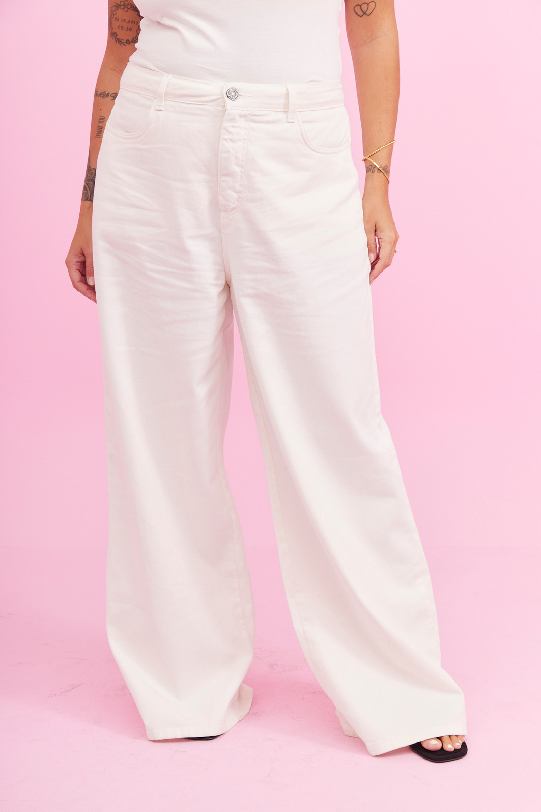 CALÇA JEANS WIDE LEG OFF WHITE CALÇA JEANS WIDE LEG OFF WHITE