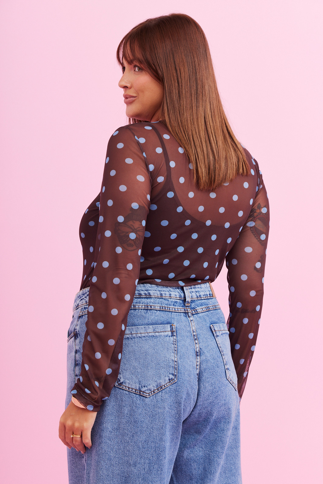 BLUSA TULE AMANDA POA AZUL FUNDO MARROM BLUSA TULE AMANDA POA AZUL FUNDO MARROM