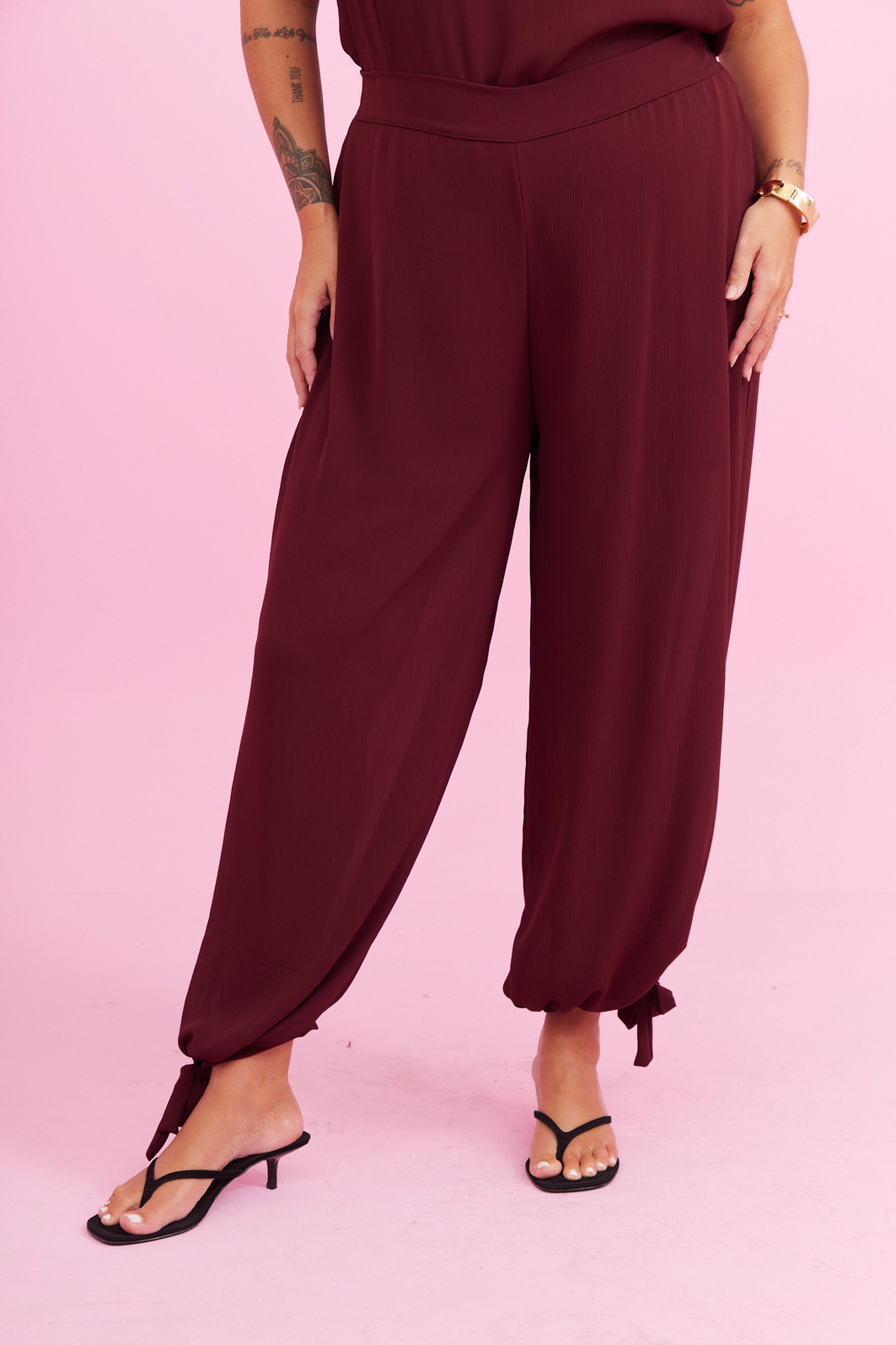 CALÇA ALADIM MARCELA BORDO CALÇA ALADIM MARCELA BORDO