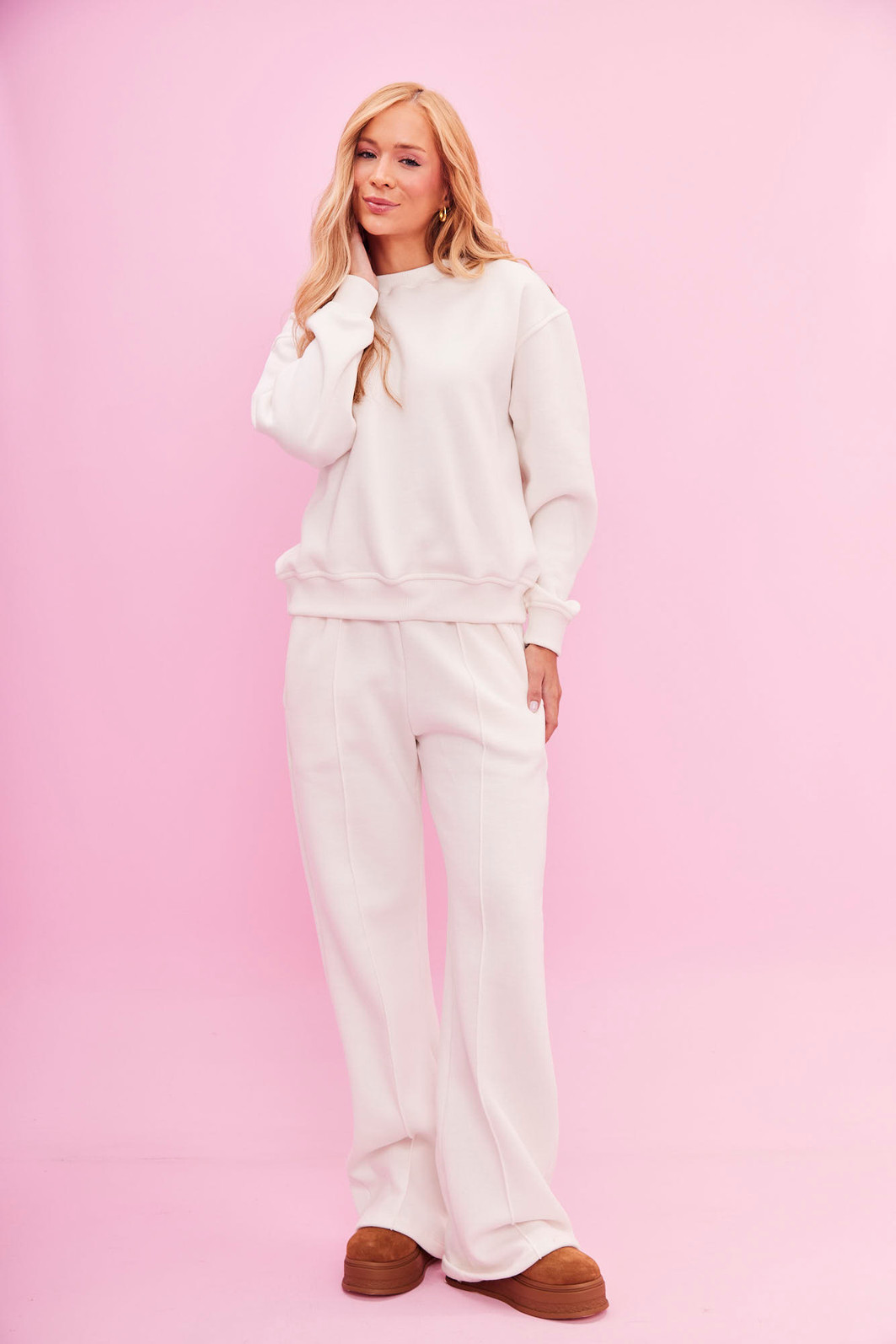 CONJUNTOPREMIUM DE MOLETOM TALI OFF WHITE CONJUNTOPREMIUM DE MOLETOM TALI OFF WHITE