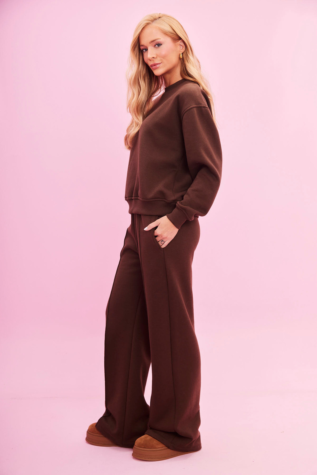 CONJUNTOPREMIUM DE MOLETOM TALI MARROM CONJUNTOPREMIUM DE MOLETOM TALI MARROM