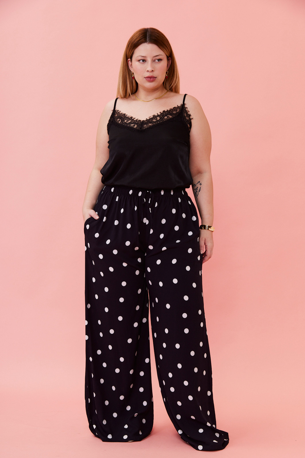 CALCA JOANA POA FUNDO PRETO CALCA JOANA POA FUNDO PRETO