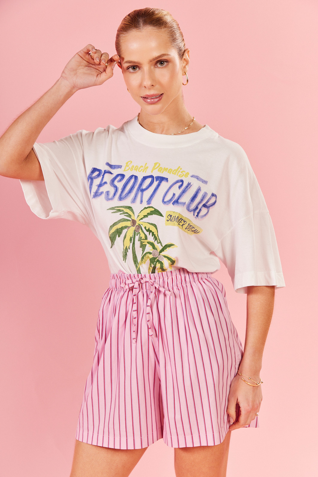 T-SHIRT OVER RESORT CLUB BRANCO ACUCAR T-SHIRT OVER RESORT CLUB BRANCO ACUCAR