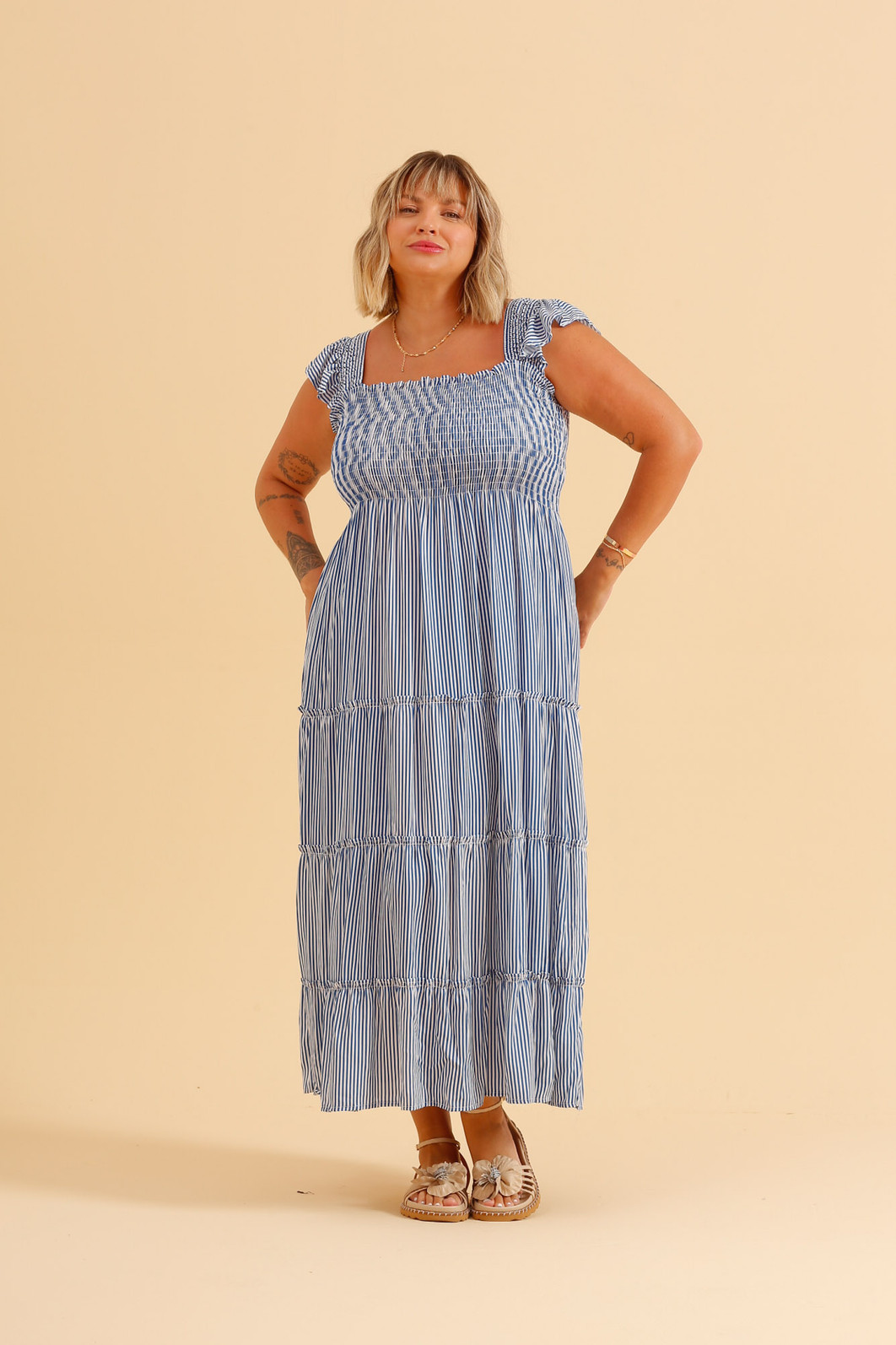 VESTIDO LONGO LISTRADO AZUL VESTIDO LONGO LISTRADO AZUL