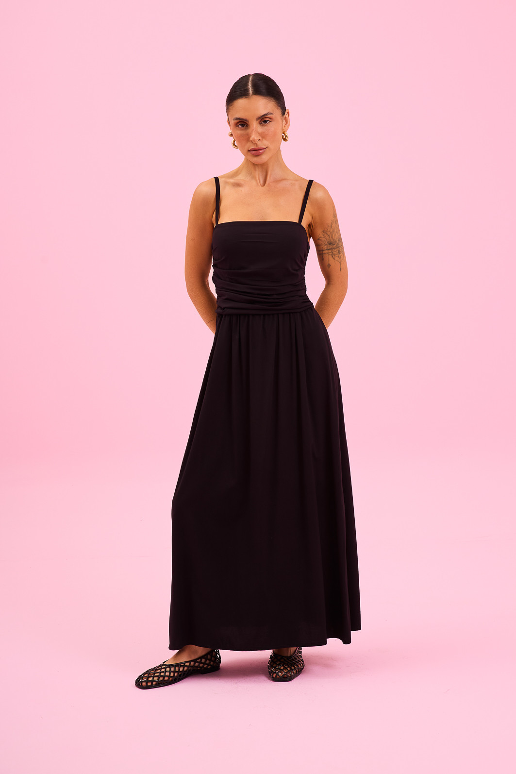 VESTIDO MIDI TRICOLINE CAMILA PRETO VESTIDO MIDI TRICOLINE CAMILA PRETO