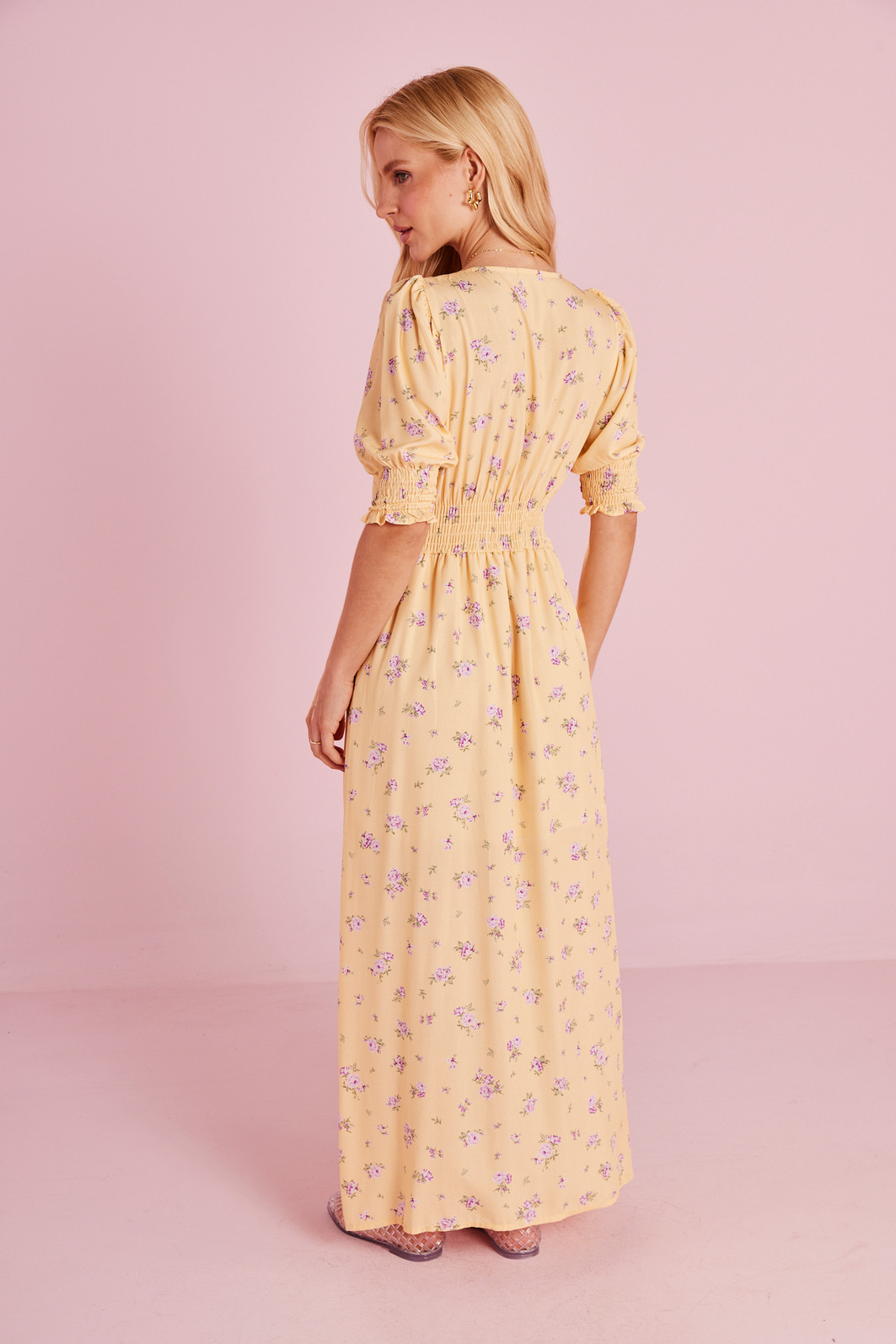 VESTIDO MIDI FLORAL VESTIDO MIDI FLORAL