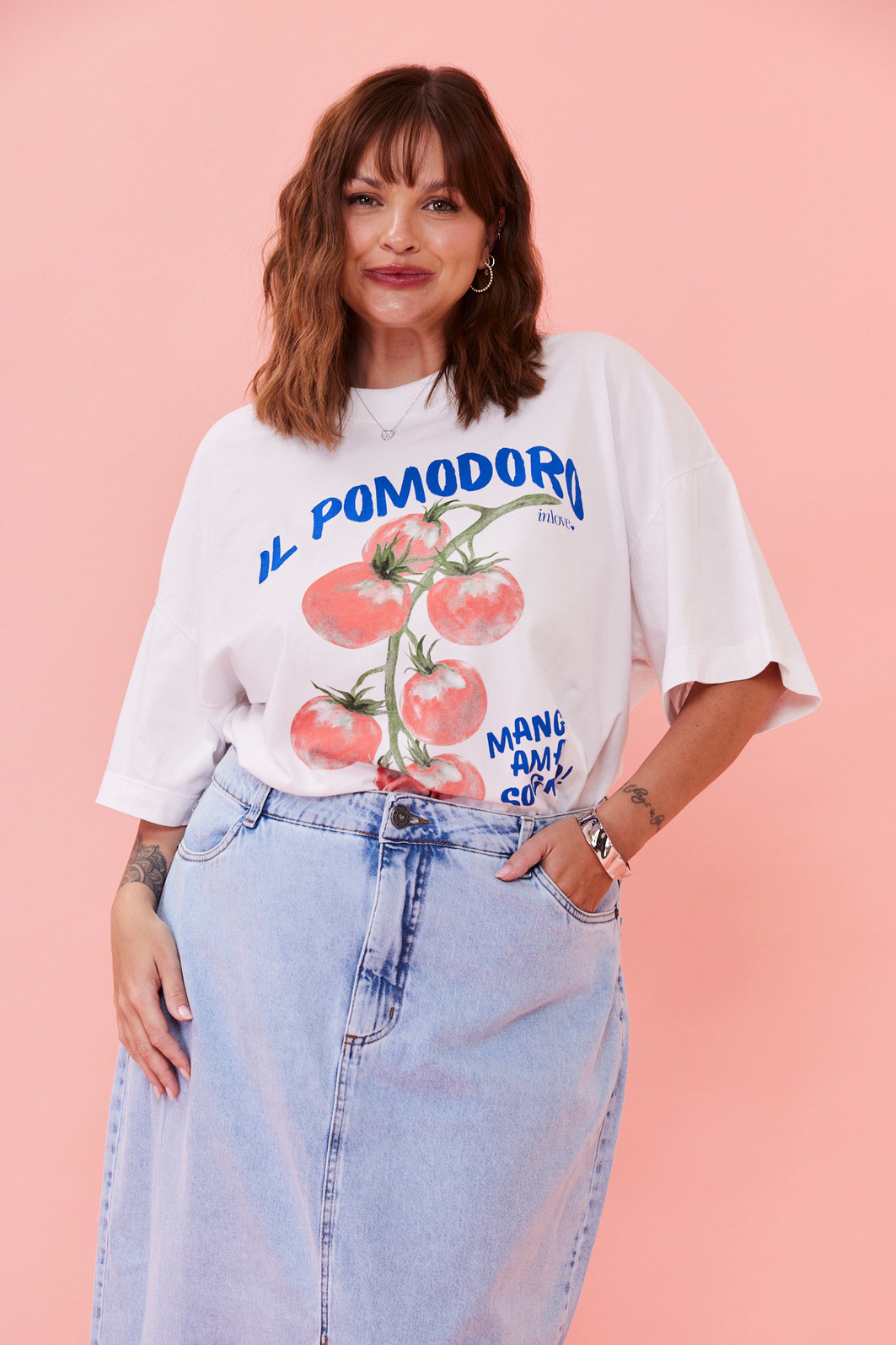 T-SHIRT OVER IL POMODORO BRANCO ACUCAR