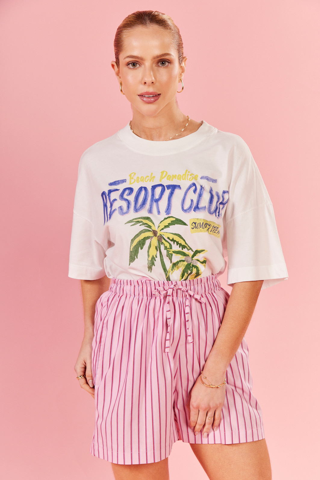 T-SHIRT OVER RESORT CLUB BRANCO ACUCAR T-SHIRT OVER RESORT CLUB BRANCO ACUCAR