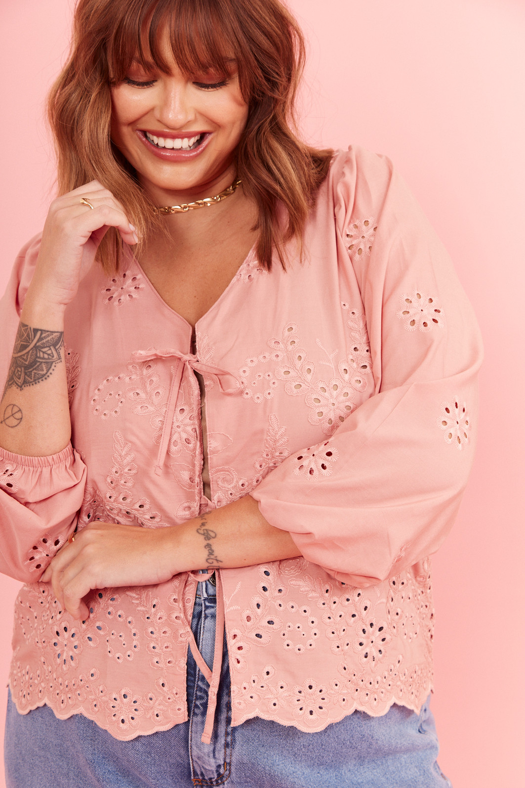 BLUSA EM LAISE EDUARDA ROSA BLUSA EM LAISE EDUARDA ROSA