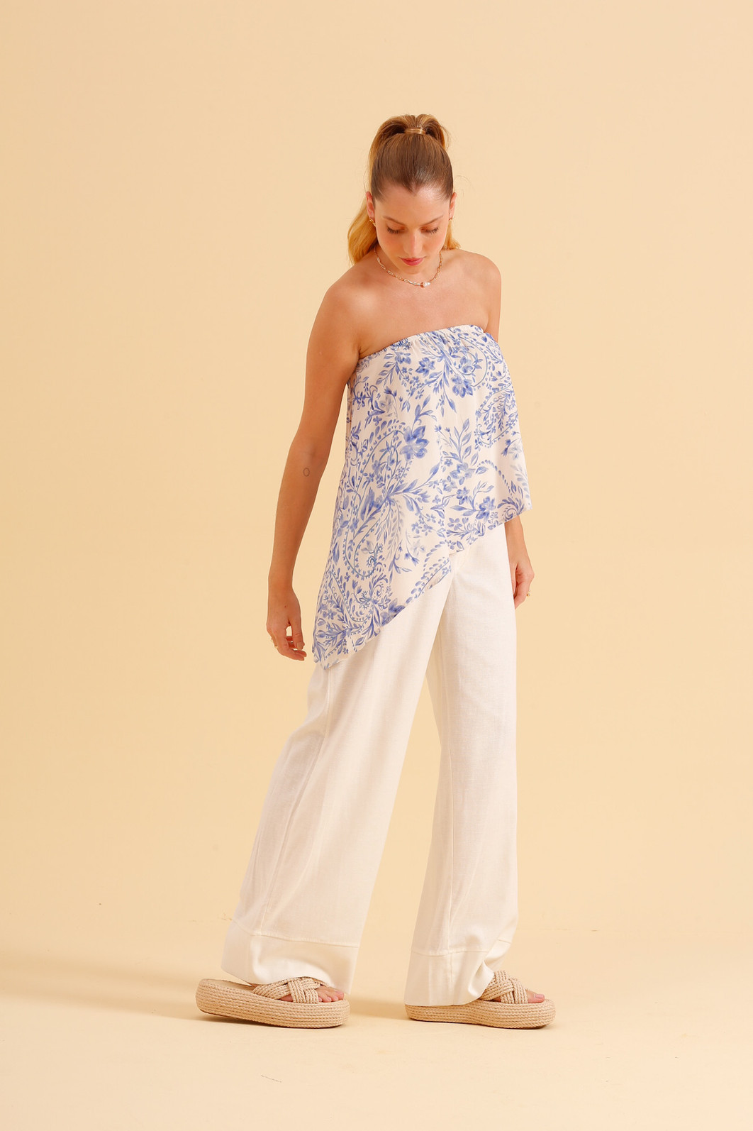 CALÇA RETA OFF WHITE CALÇA RETA OFF WHITE