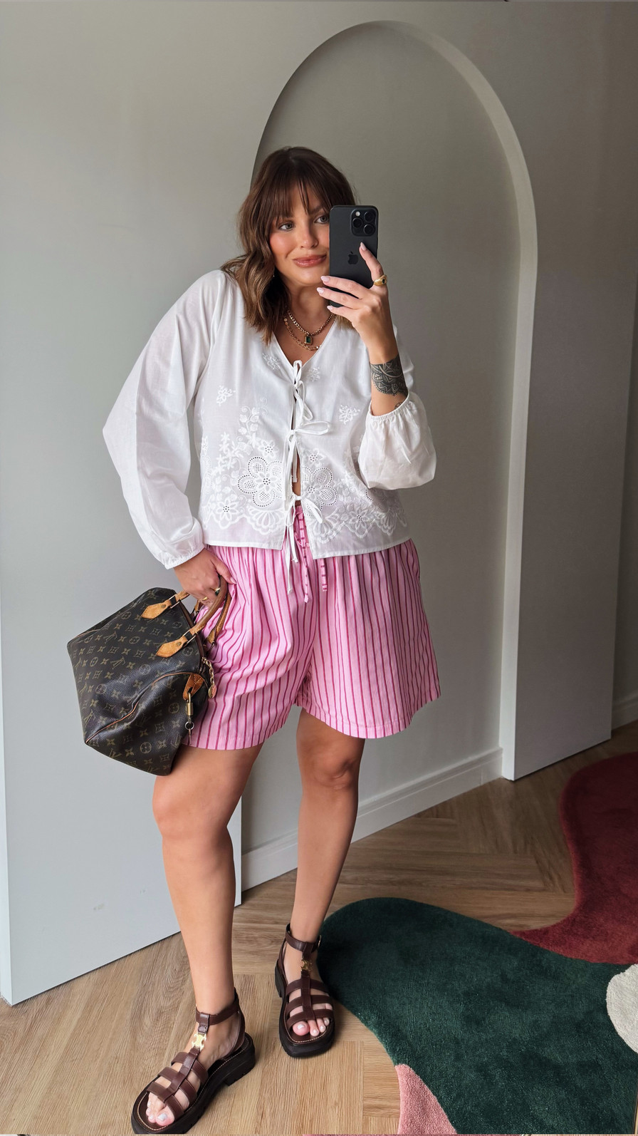 SHORTS CAMILE LISTRADO ROSA E VERMELHO SHORTS CAMILE LISTRADO ROSA E VERMELHO