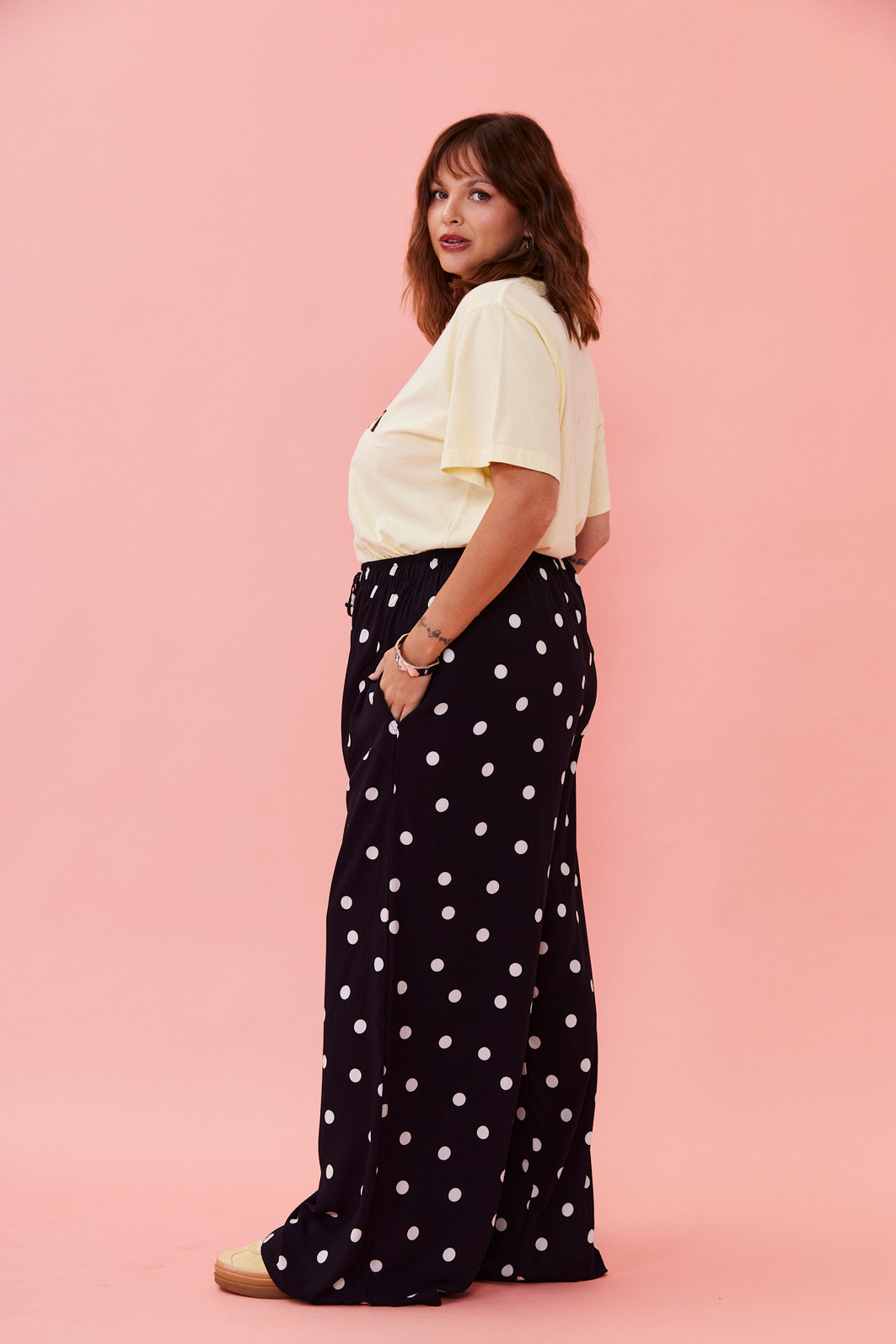 CALCA JOANA POA FUNDO PRETO CALCA JOANA POA FUNDO PRETO