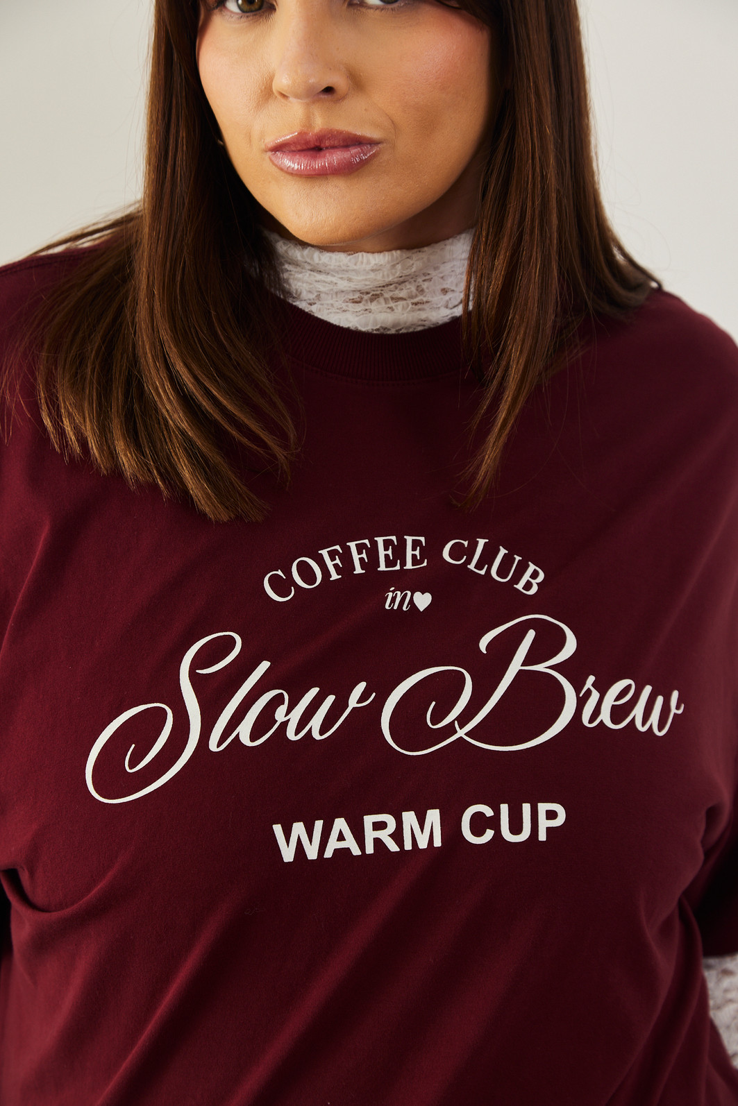 T-SHIRT OVER COFFEE CLUB BORDO