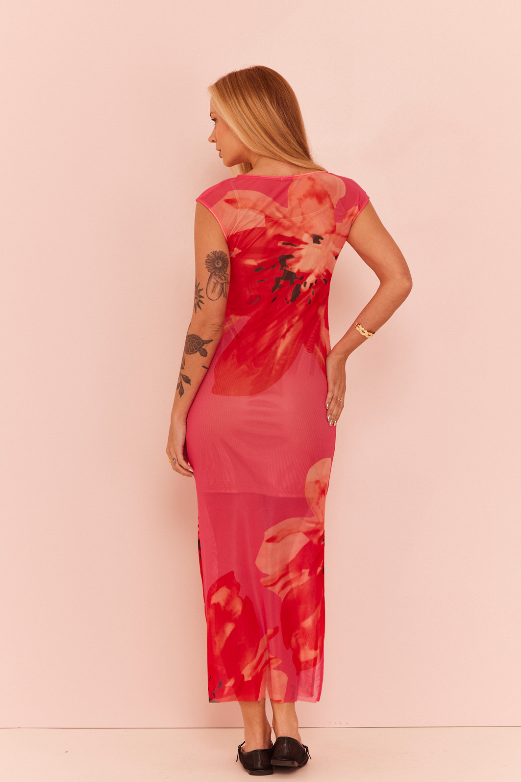 VESTIDO BARBARA FLORAL FUNDO ROSA VESTIDO BARBARA FLORAL FUNDO ROSA