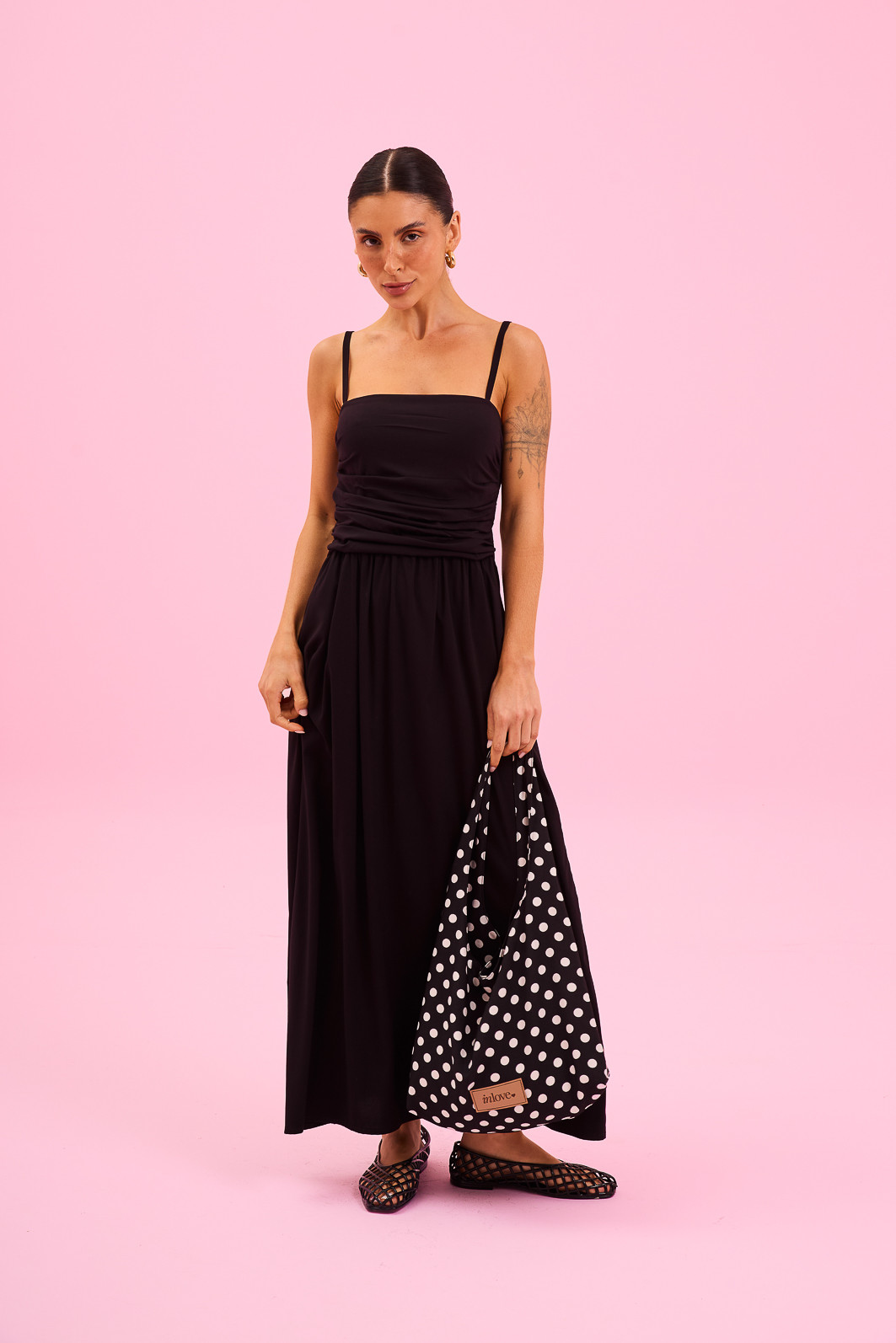 VESTIDO MIDI TRICOLINE CAMILA PRETO VESTIDO MIDI TRICOLINE CAMILA PRETO