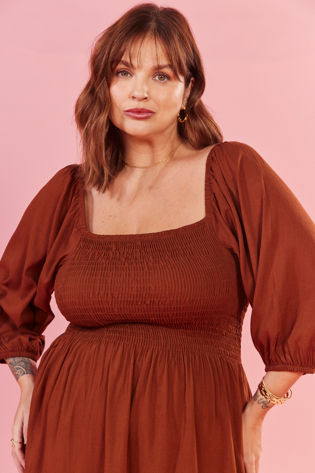 VESTIDO GABRIELE MARROM VESTIDO GABRIELE MARROM