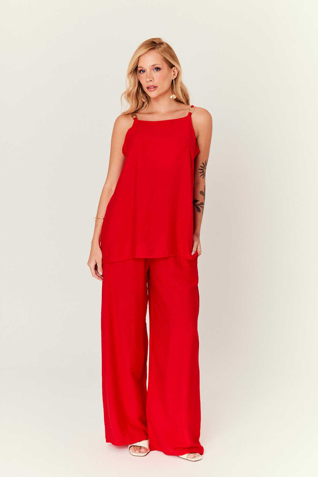 REGATA DE ALÇA SOPHIA VERMELHO REGATA DE ALÇA SOPHIA VERMELHO