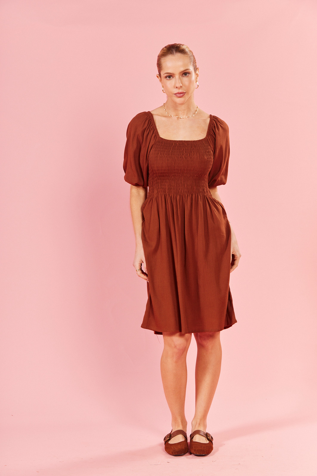 VESTIDO GABRIELE MARROM VESTIDO GABRIELE MARROM