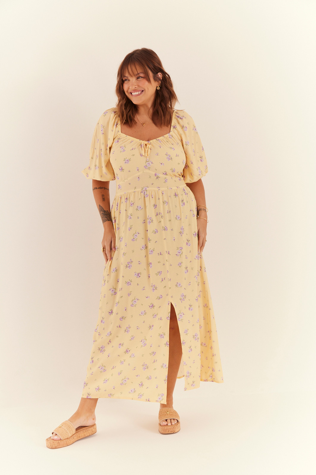 VESTIDO FLORENCE ESTAMPA FLORAL FUNDO AMARELO