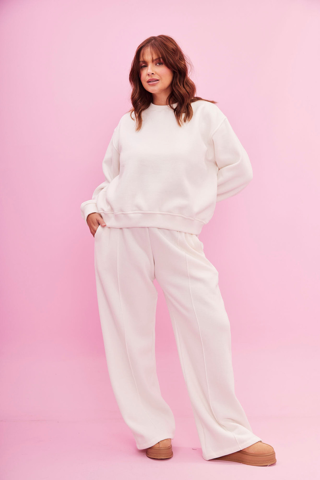 CONJUNTOPREMIUM DE MOLETOM TALI OFF WHITE CONJUNTOPREMIUM DE MOLETOM TALI OFF WHITE