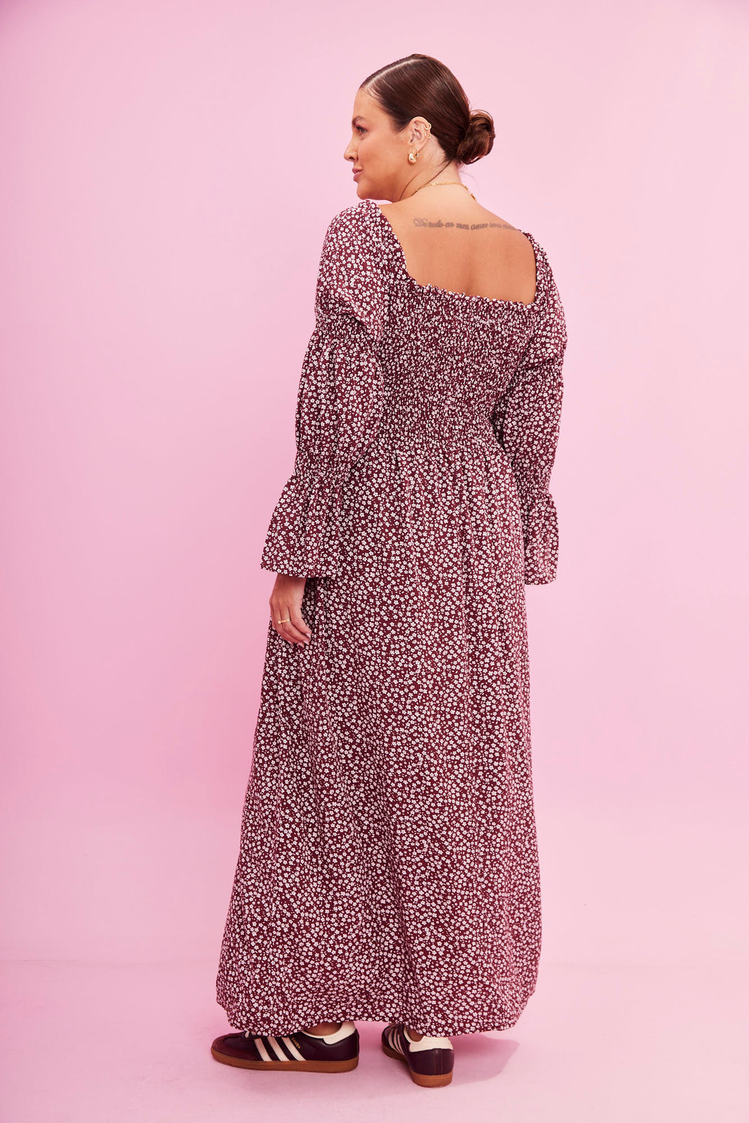 VESTIDO EMANUELE FLORAL FUNDO BORDO