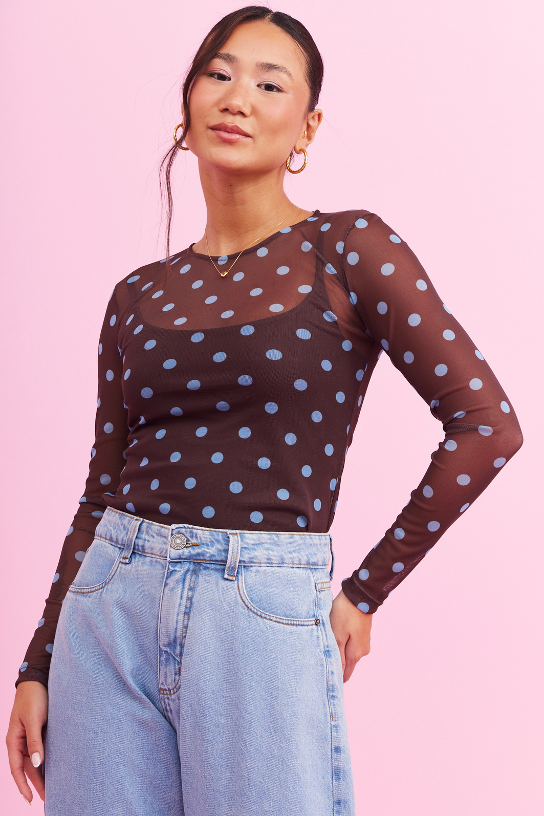 BLUSA TULE AMANDA POA AZUL FUNDO MARROM BLUSA TULE AMANDA POA AZUL FUNDO MARROM