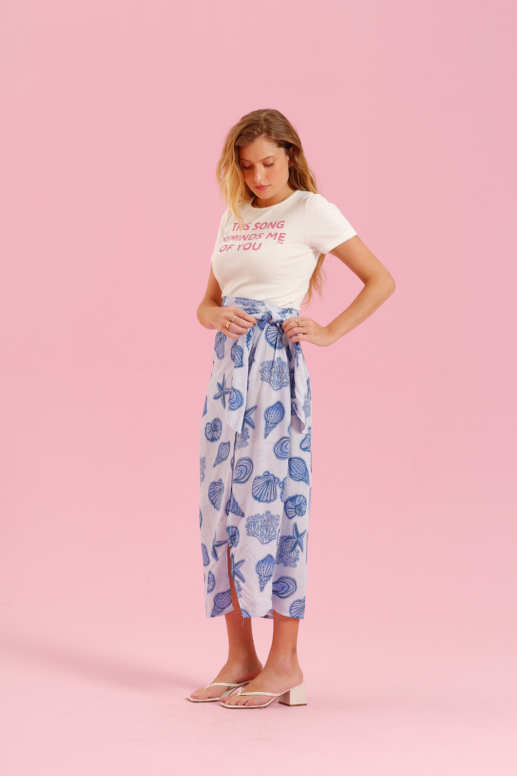 SAIA MIDI TRANSPASSADA AZUL FUNDO DO MAR SAIA MIDI TRANSPASSADA AZUL FUNDO DO MAR