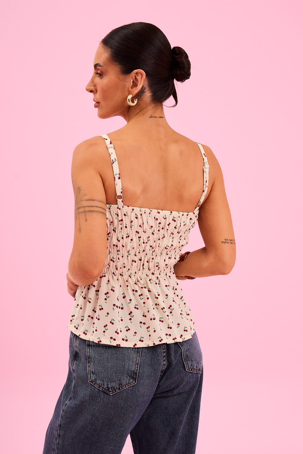 BLUSA CEREJA FUNDO OFF BLUSA CEREJA FUNDO OFF
