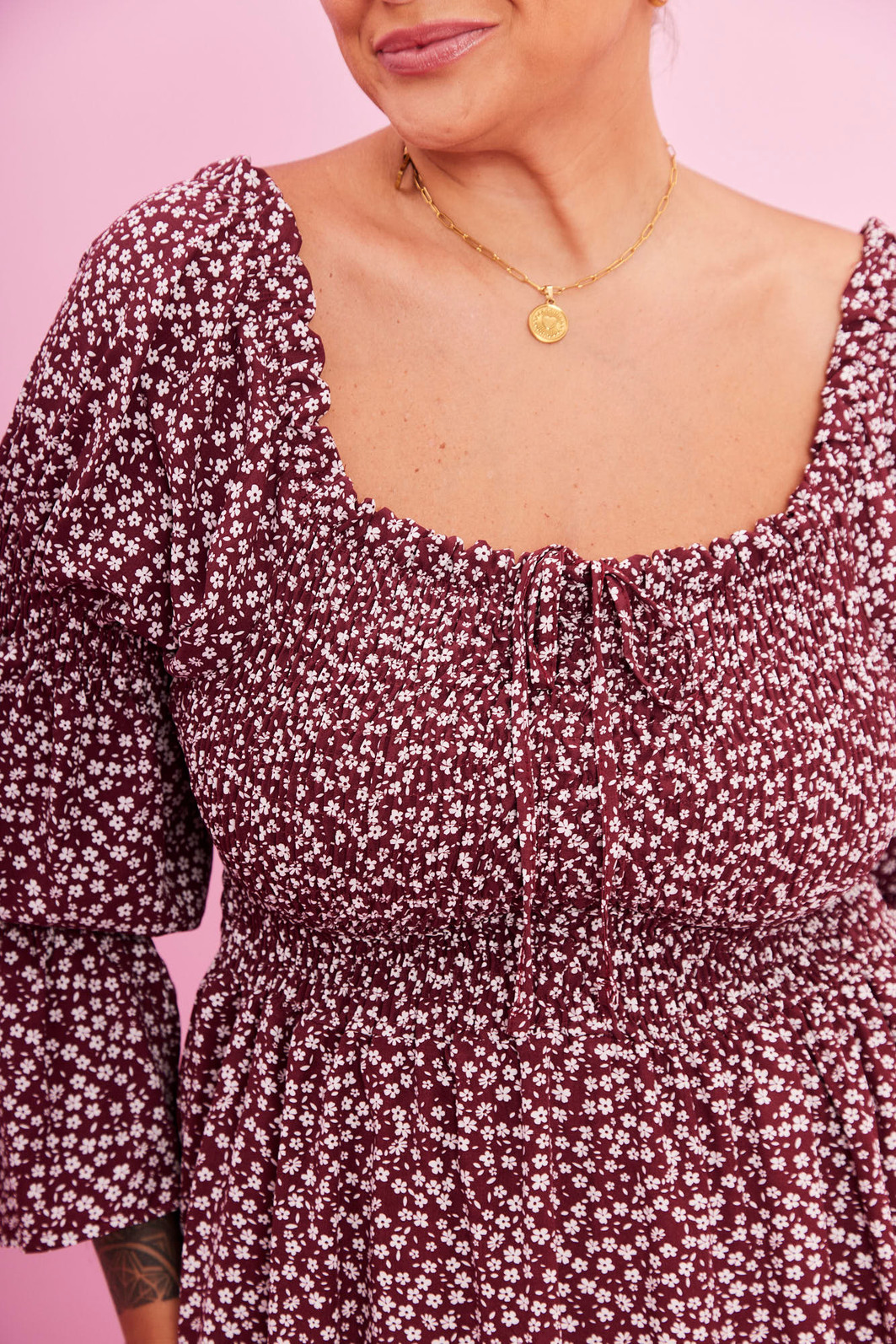 VESTIDO EMANUELE FLORAL FUNDO BORDO