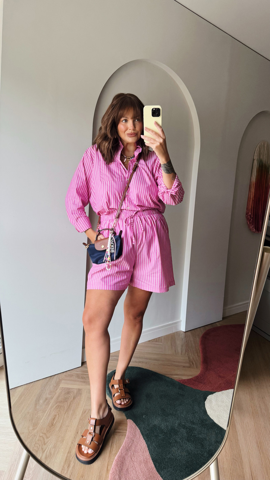 SHORTS NICE LISTRADO ROSA