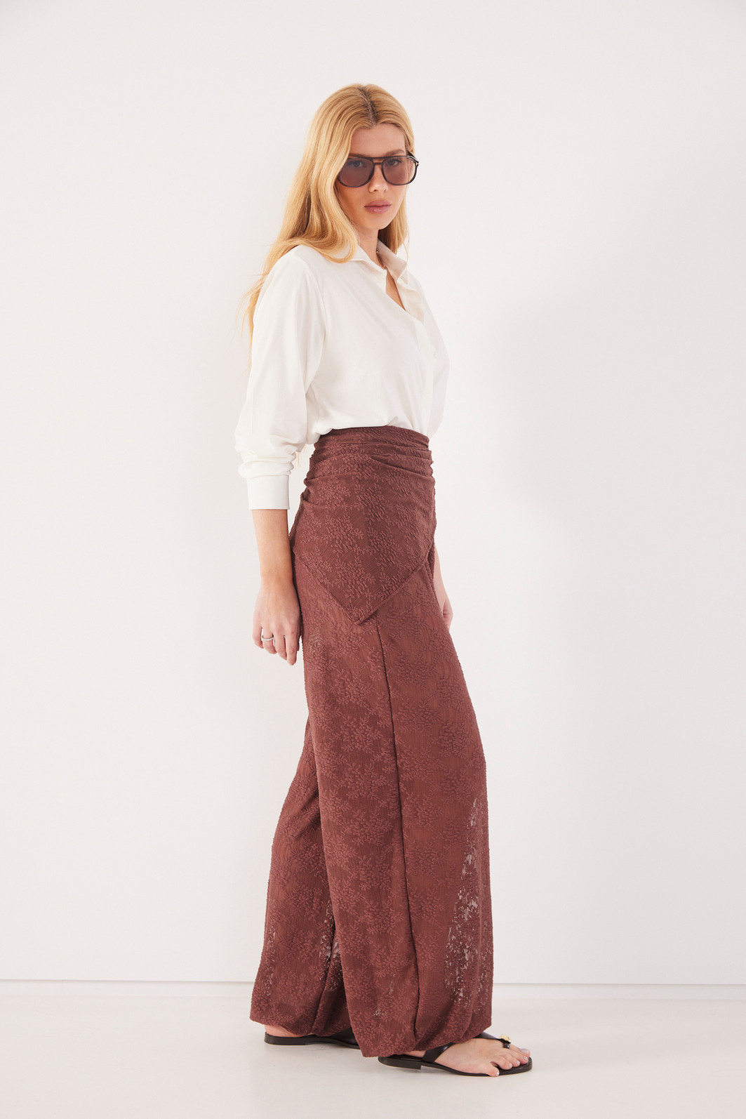 CALÇA ALADIM RENDA MILENA MARROM