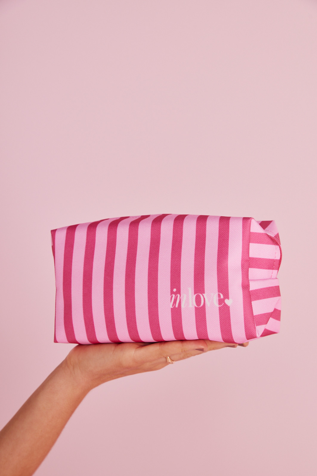 NECESSAIRE LISTRADO ROSA