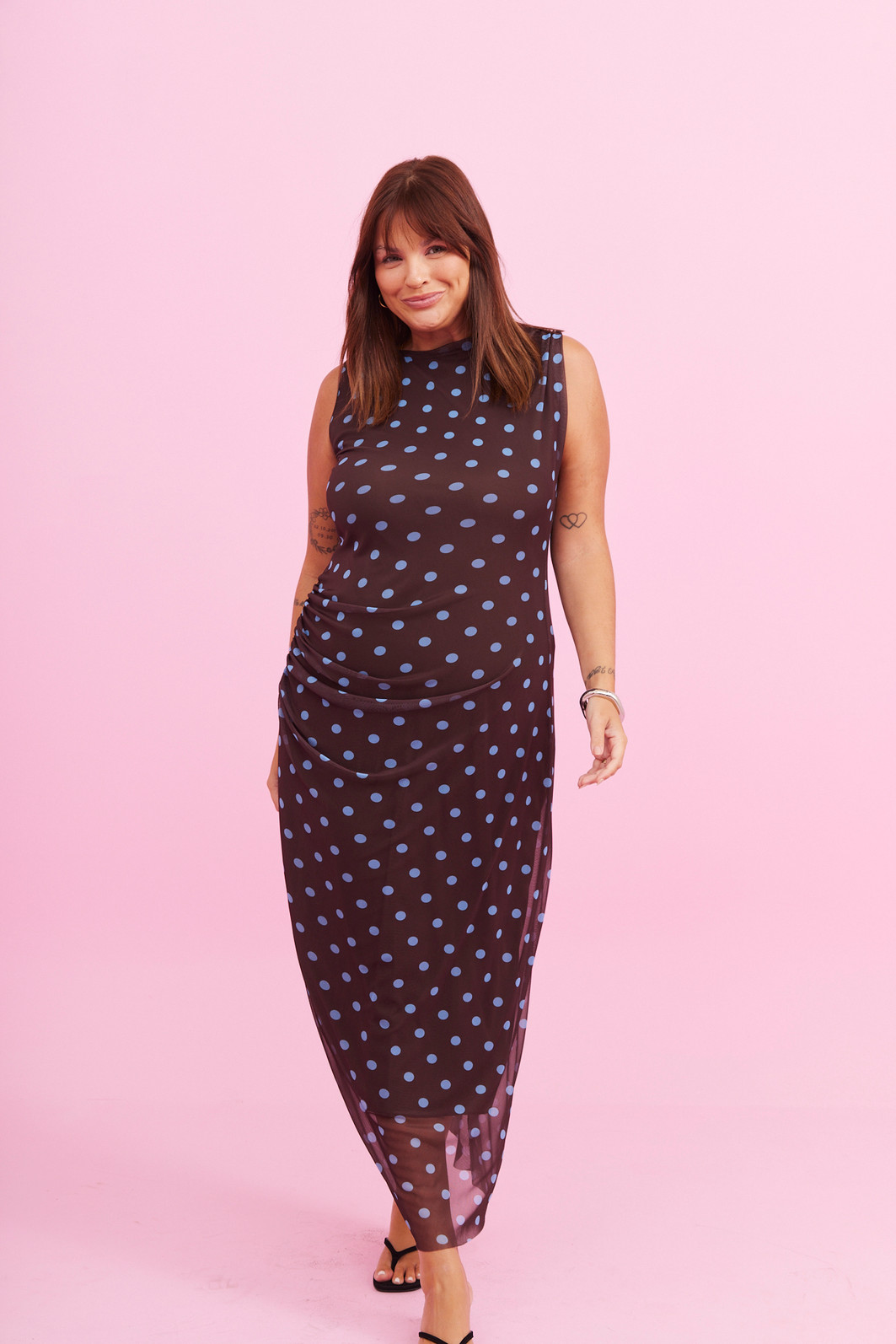 VESTIDO TULE JULIANA POA AZUL FUNDO MARROM VESTIDO TULE JULIANA POA AZUL FUNDO MARROM