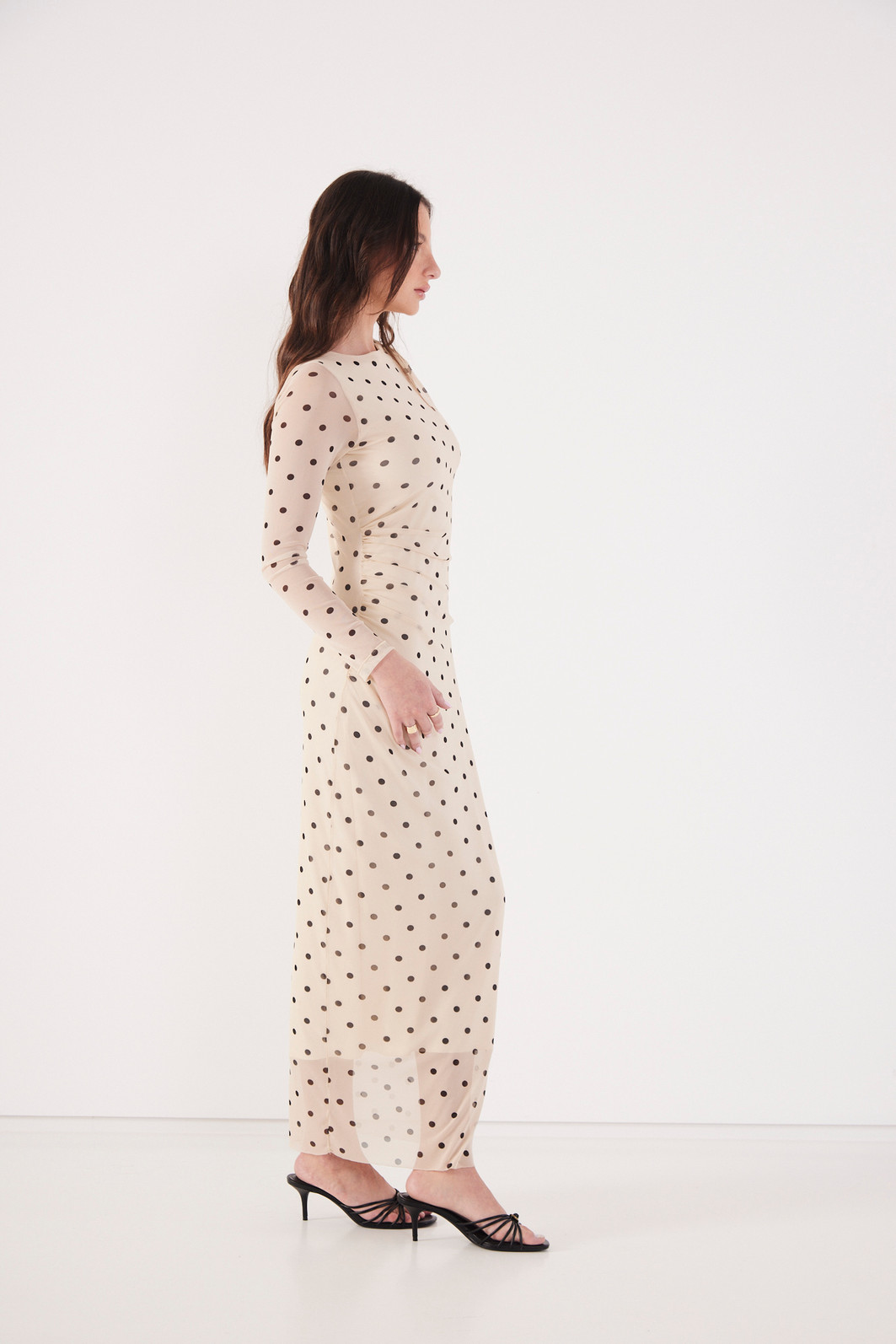 VESTIDO TULE BEATRIZ POA FUNDO OFF VESTIDO TULE BEATRIZ POA FUNDO OFF