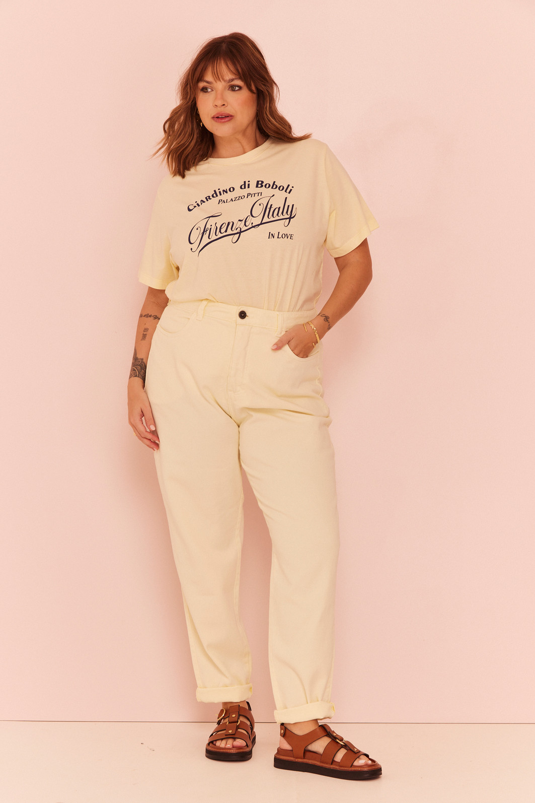 CALÇA MOM JEANS GISELA AMARELO MANTEIGA CALÇA MOM JEANS GISELA AMARELO MANTEIGA