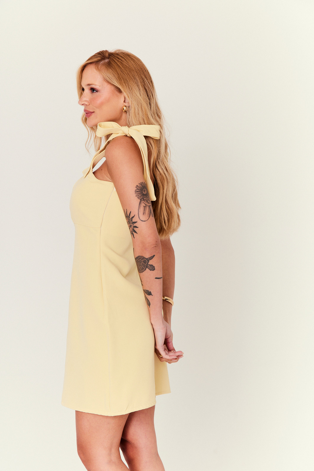 VESTIDO LAÇO OMBRO AMARELO VESTIDO LAÇO OMBRO AMARELO