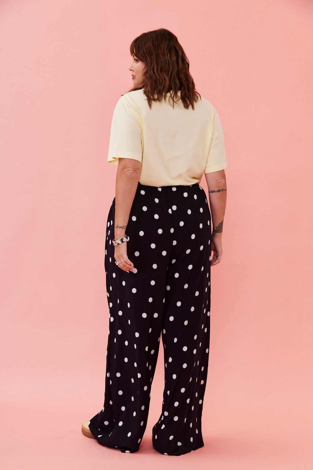 CALCA JOANA POA FUNDO PRETO CALCA JOANA POA FUNDO PRETO