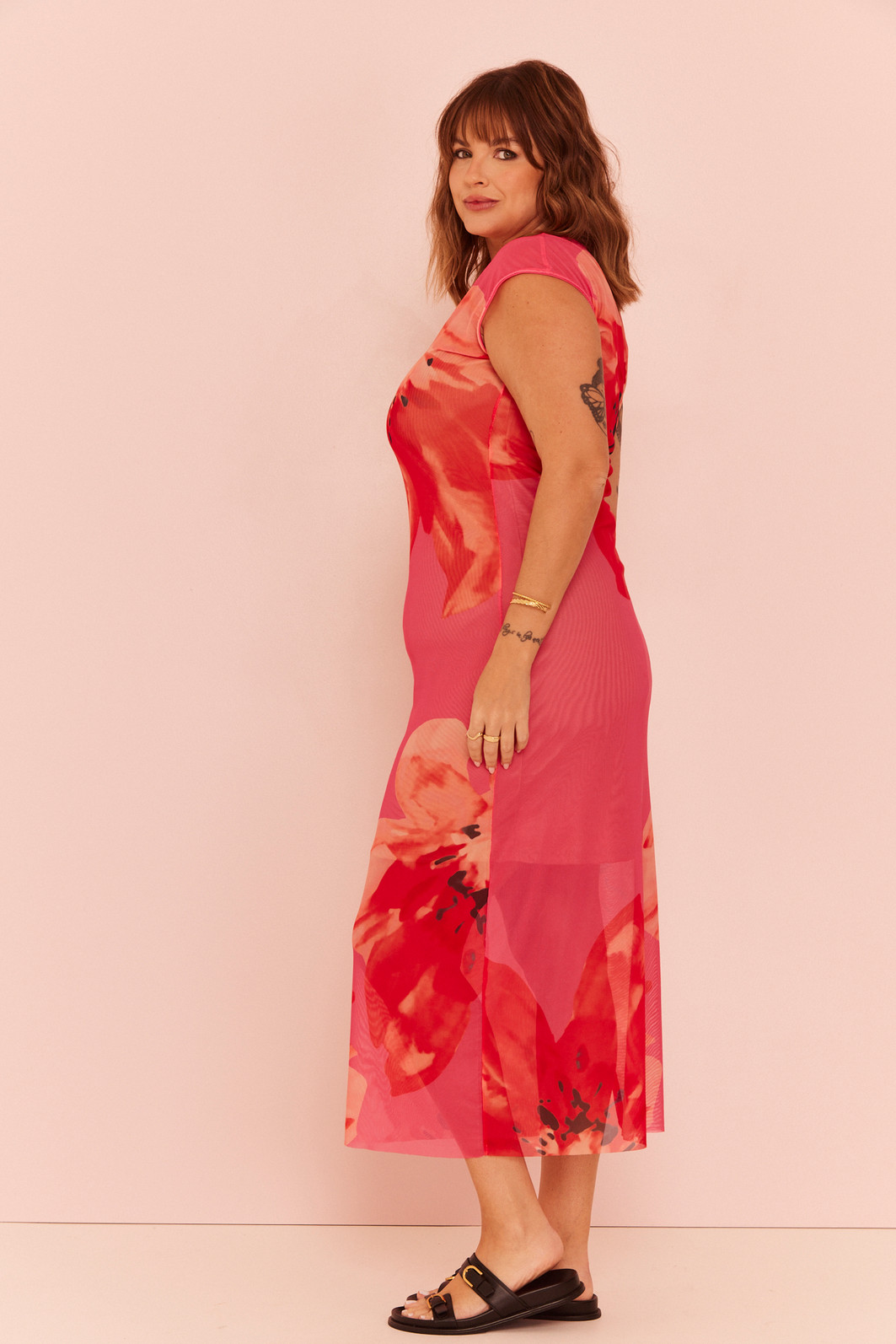 VESTIDO BARBARA FLORAL FUNDO ROSA VESTIDO BARBARA FLORAL FUNDO ROSA