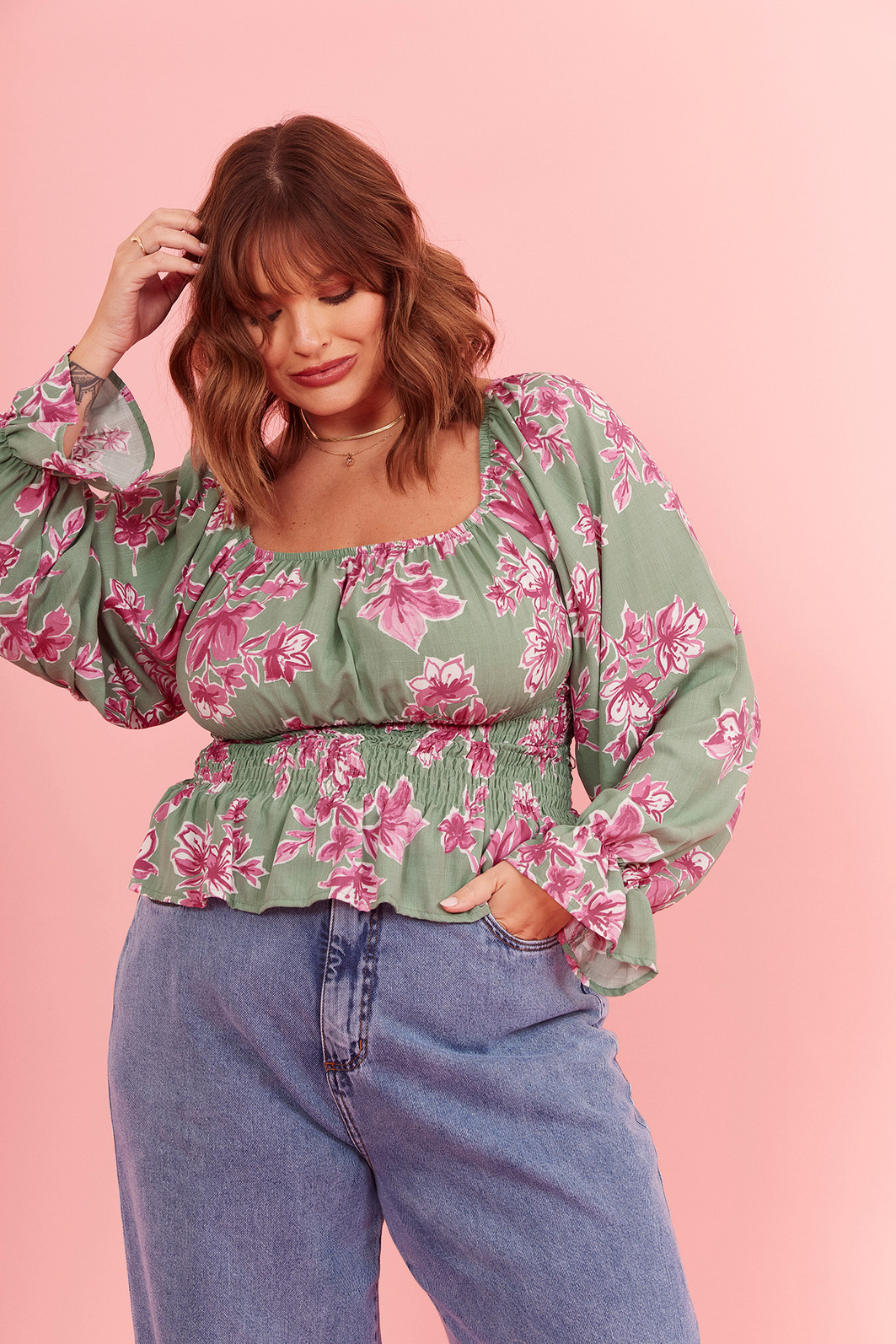 BLUSA FLOWER FLORAL FUNDO VERDE BLUSA FLOWER FLORAL FUNDO VERDE