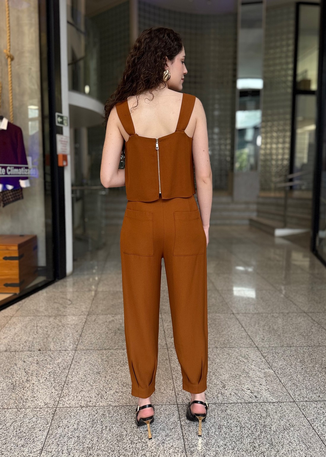 BLUSA CELIA MARROM GINGER NV BLUSA CELIA MARROM GINGER NV