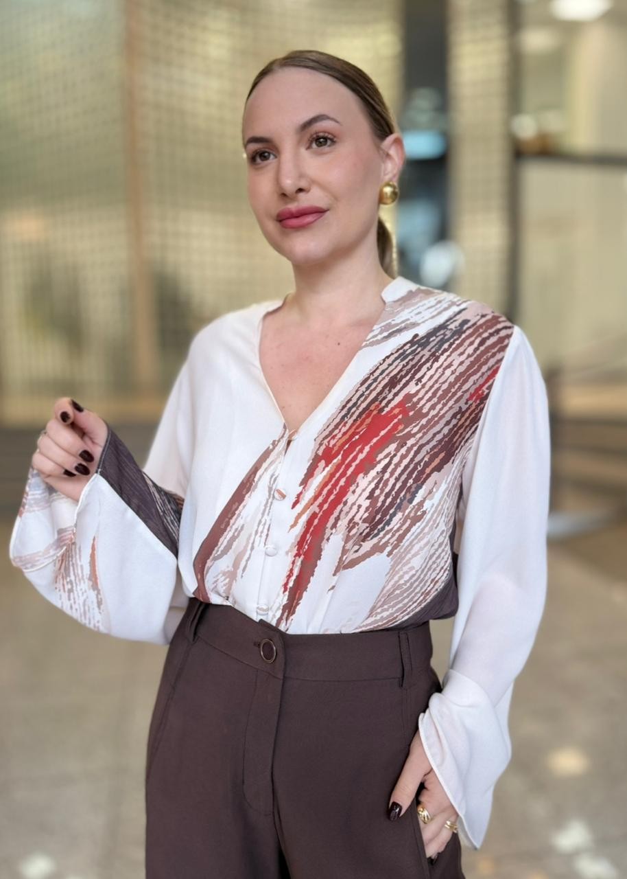 CAMISA SOLTA DECOTE V MANGA PADRAO MORENA ROSA