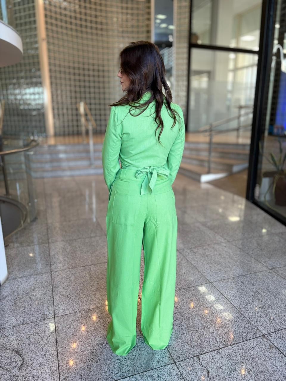 CALCA PANTALONA COS INTERMEDIARIO COM PREGAS MORENA ROSA